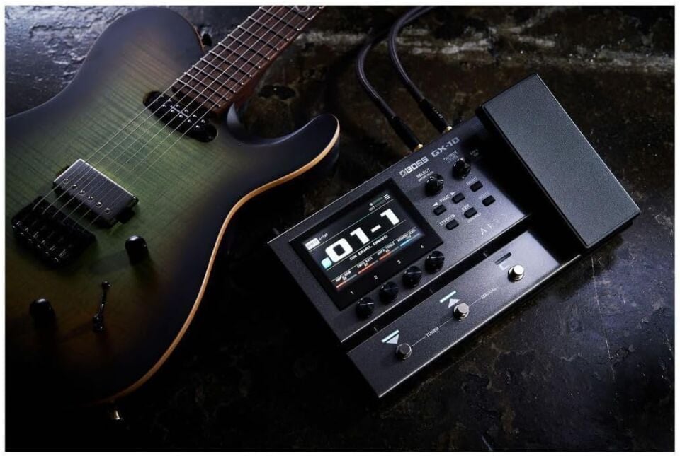 BOSS GX-10 Kompakt Gitar / Bas Efekt Prosesörü