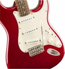 Squier Classic Vibe '60s Stratocaster Laurel Fingerboard Candy Apple Red Elektro Gitar